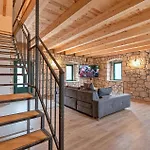 Casa vacanze Lovely In With Wifi