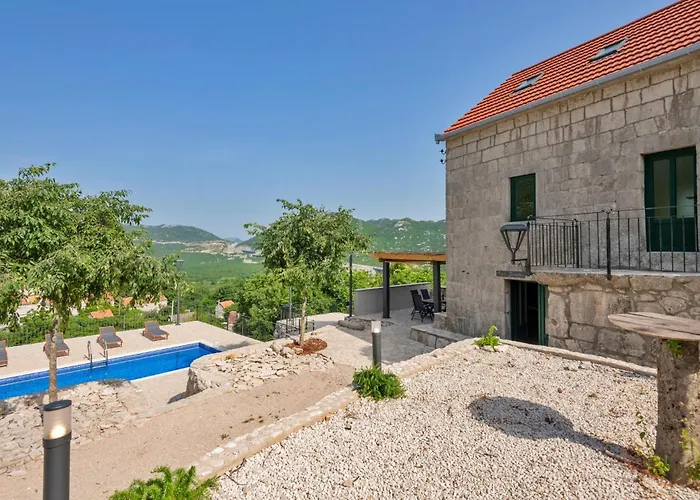 Tatil Evi Lovely In With Wifi Vrgorac